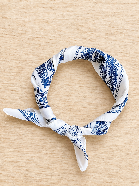 Foulard bleu